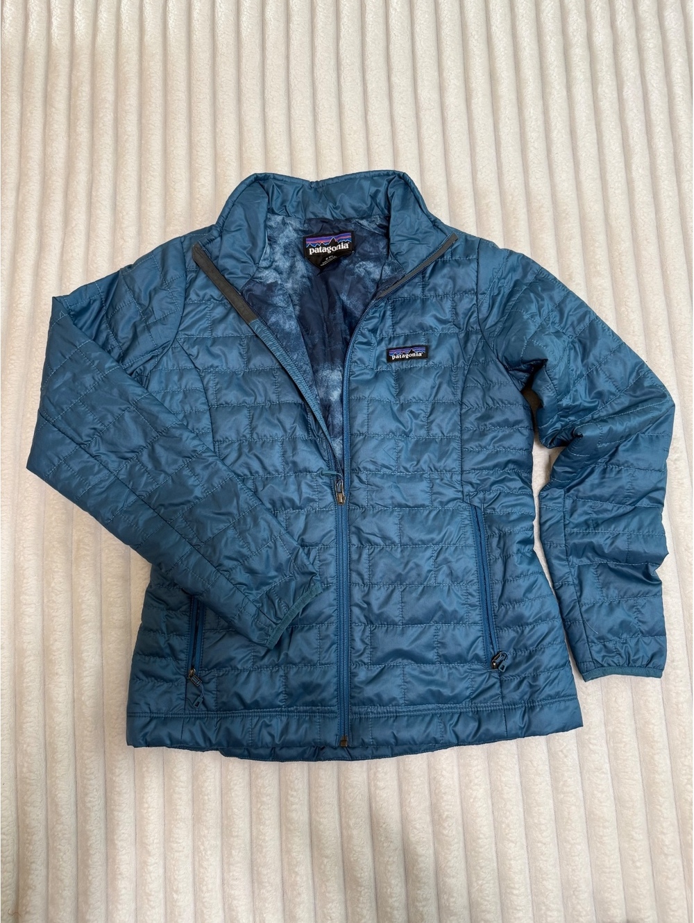 Patagonia Blue Insulated Jacket Women’s Size S